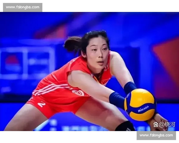 朱婷豫排联赛当教练，与闺蜜仲曼莹相拥暖全场